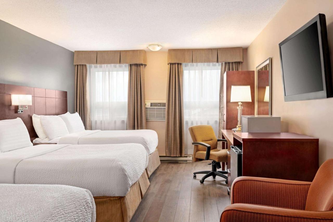 Days Inn By Wyndham Fredericton Kültér fotó