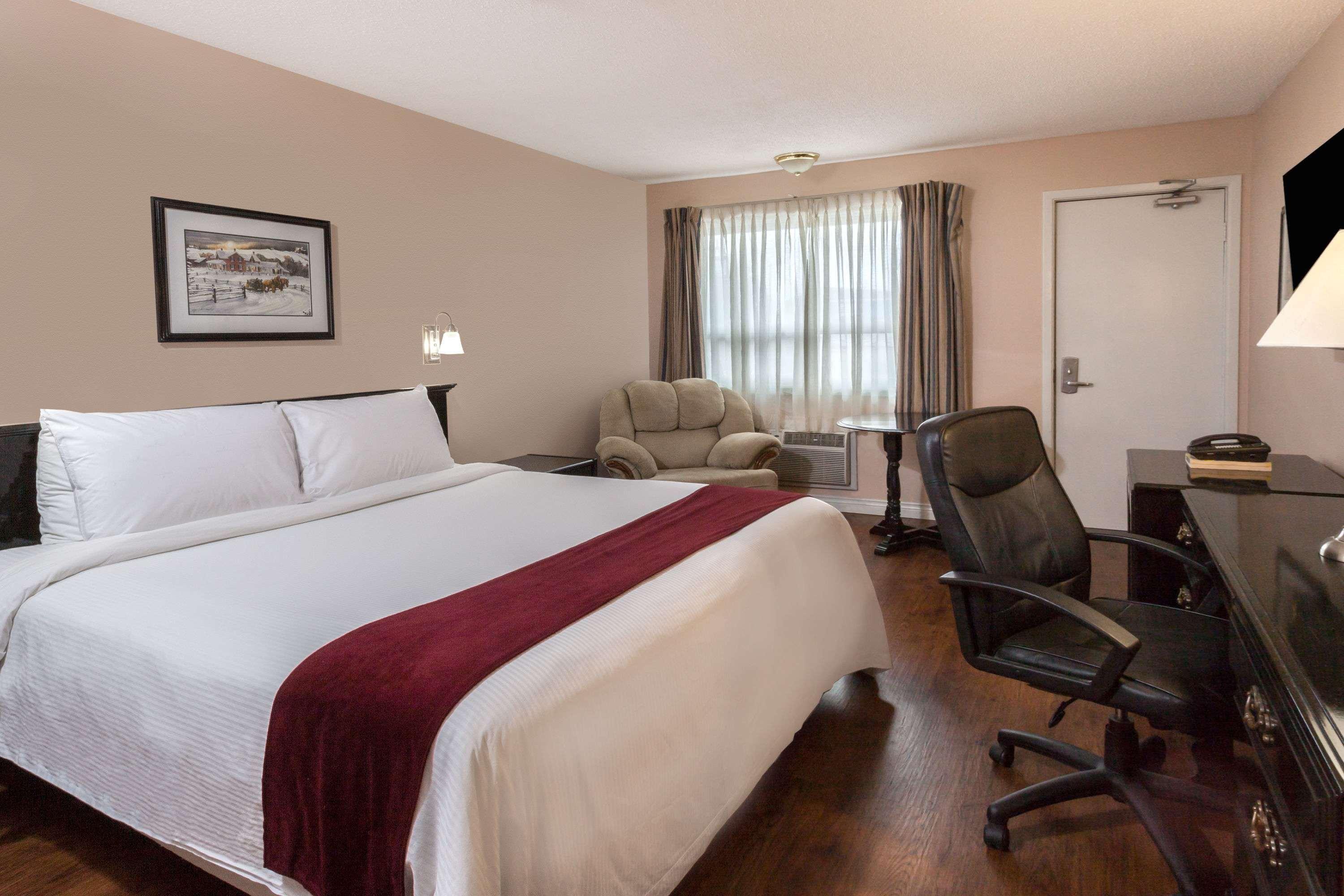 Days Inn By Wyndham Fredericton Kültér fotó