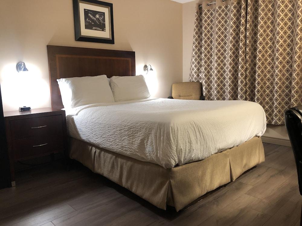 Days Inn By Wyndham Fredericton Kültér fotó