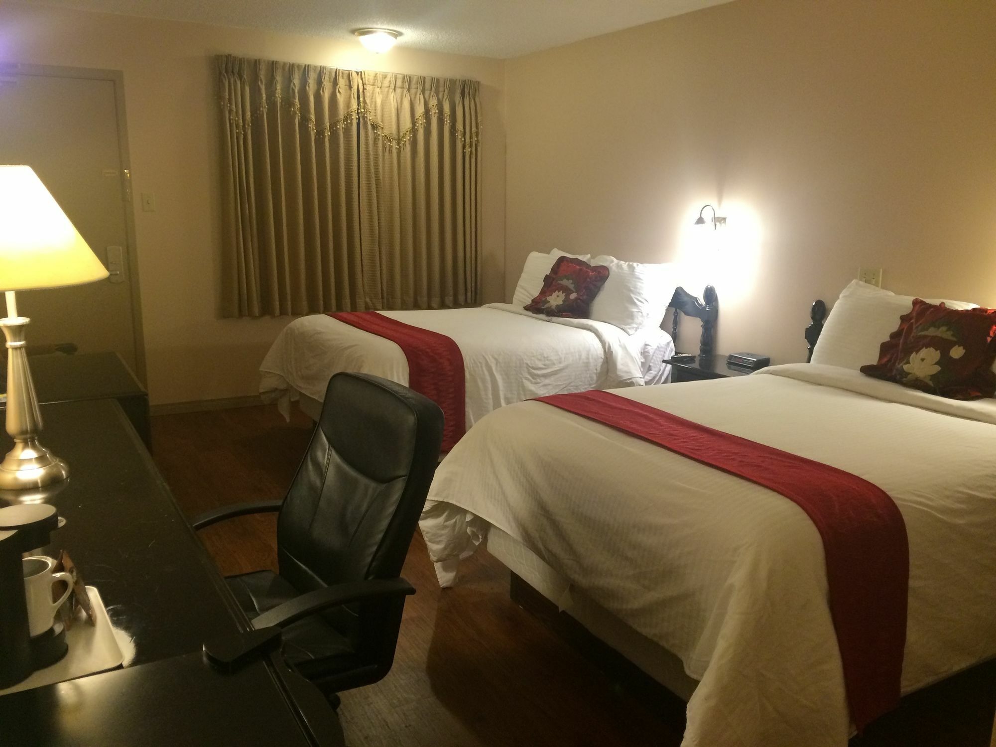 Days Inn By Wyndham Fredericton Kültér fotó